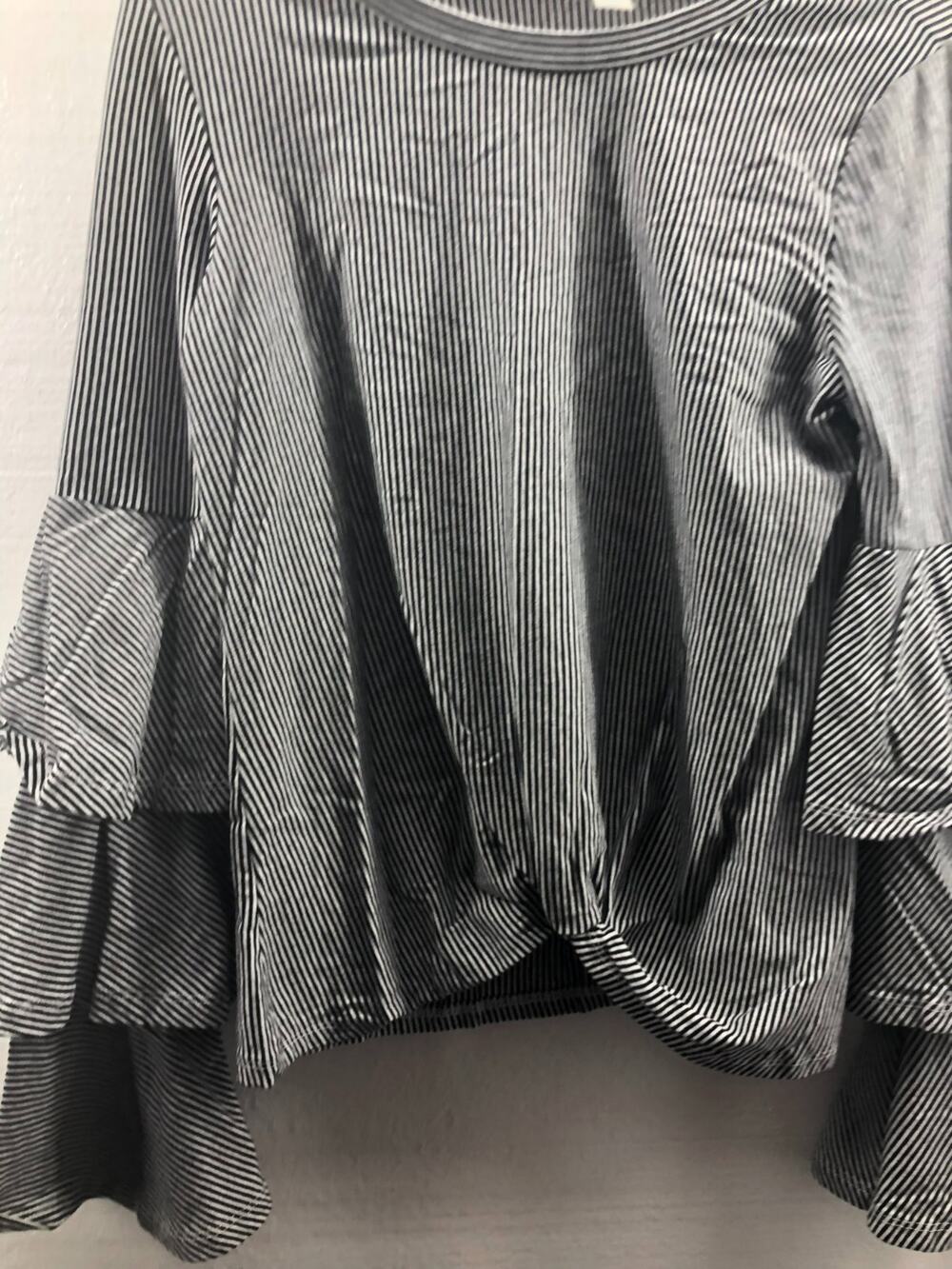 Belle + Sky Black & White Striped Tiered Sleeve Blouse Women's Size Small